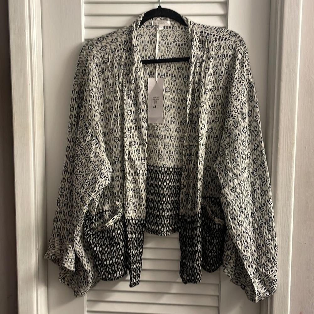Love Kyla NWT Oxana Kimono 100% Viscose Size S